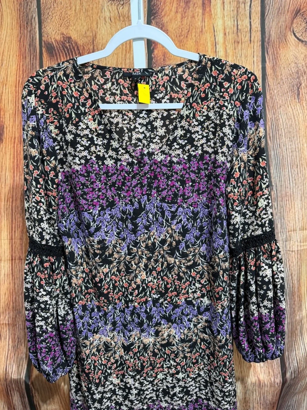 MSK V-neck Dress Size M lightweight - Picture 2 of 4